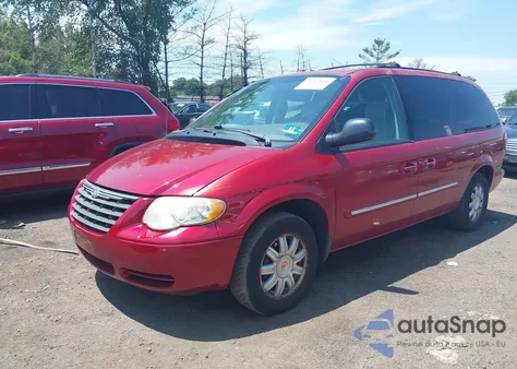 2005 Chrysler Town & Country Touring from USA, damaged, VIN 2C4GP54L75R447529